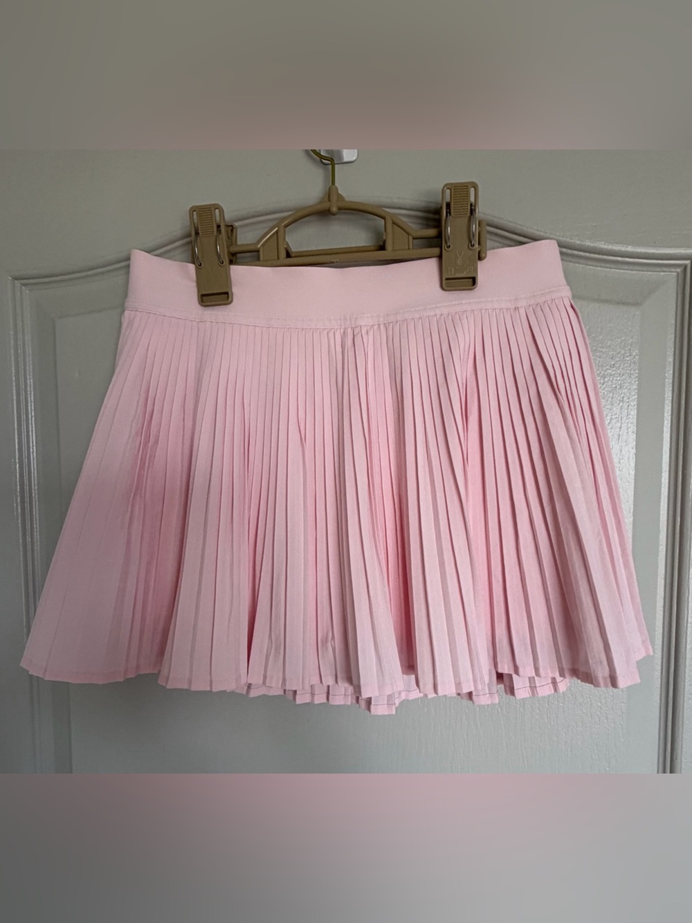 Varsity High-Rise Pleated
Tennis Skirt